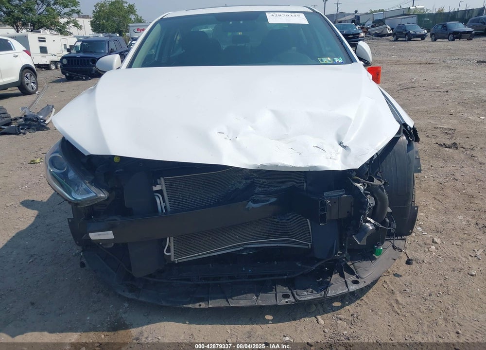 2018 HYUNDAI ELANTRA VIN: 5NPD84LF2JH349439