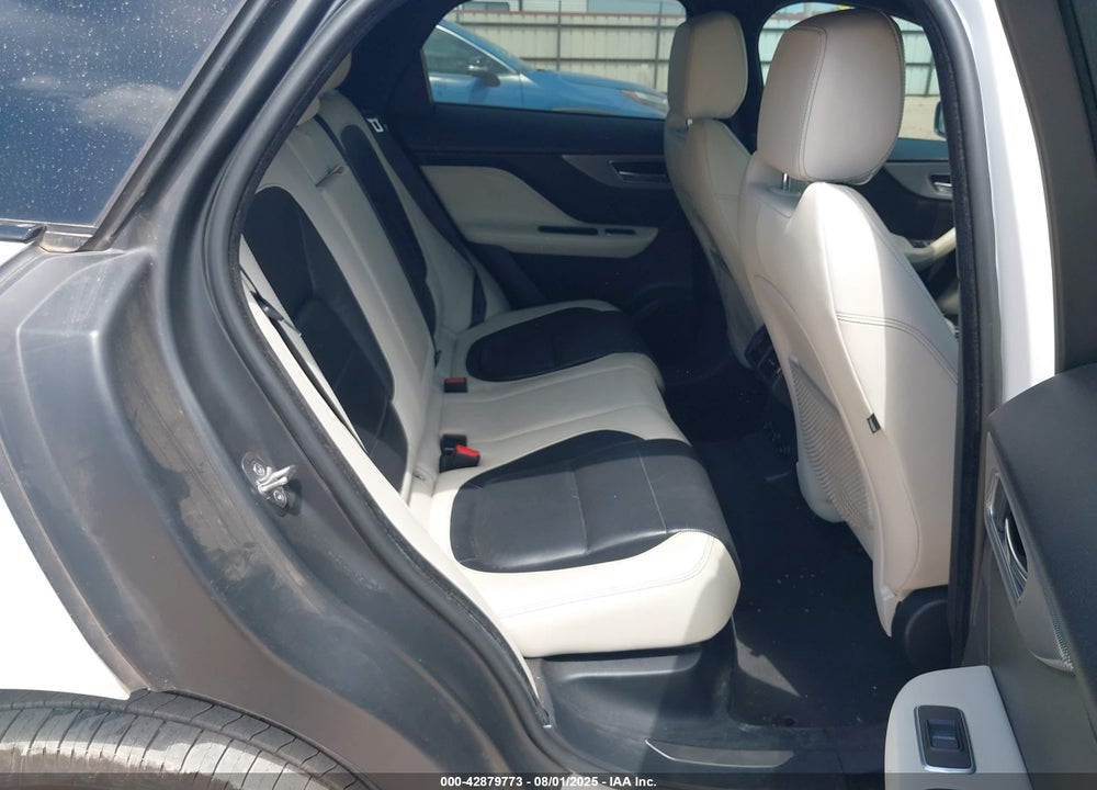 2019 JAGUAR F-PACE S VIN: SADCM2FV1KA368995