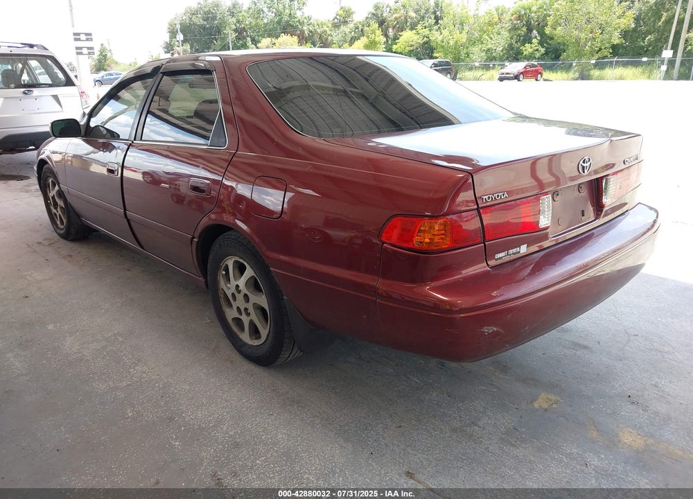 2000 TOYOTA CAMRY LE VIN: JT2BG22K5Y0386773