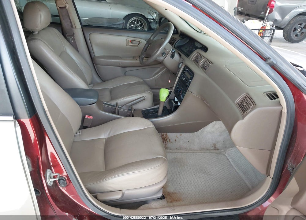 2000 TOYOTA CAMRY LE VIN: JT2BG22K5Y0386773