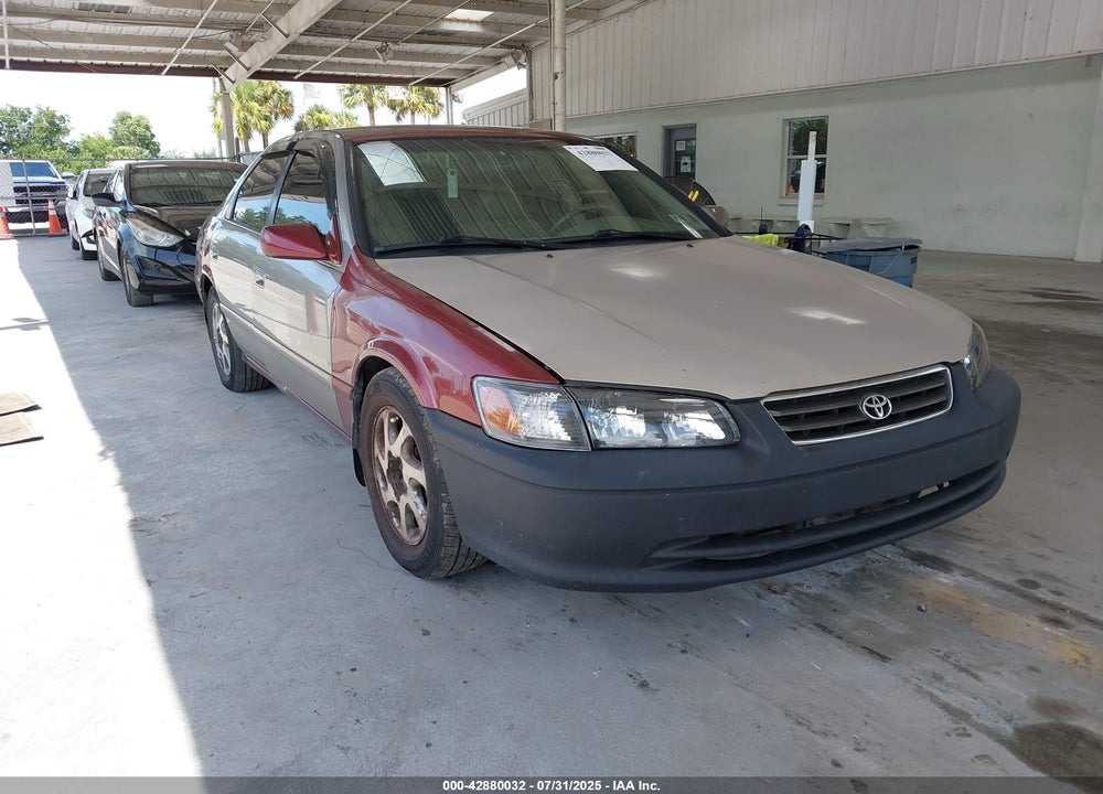 2000 TOYOTA CAMRY LE VIN: JT2BG22K5Y0386773