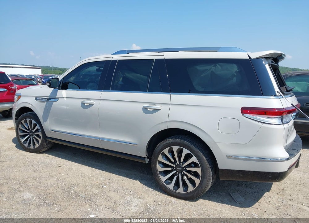 2024 LINCOLN NAVIGATOR RESERVE VIN: 5LMJJ2LG5REL05167