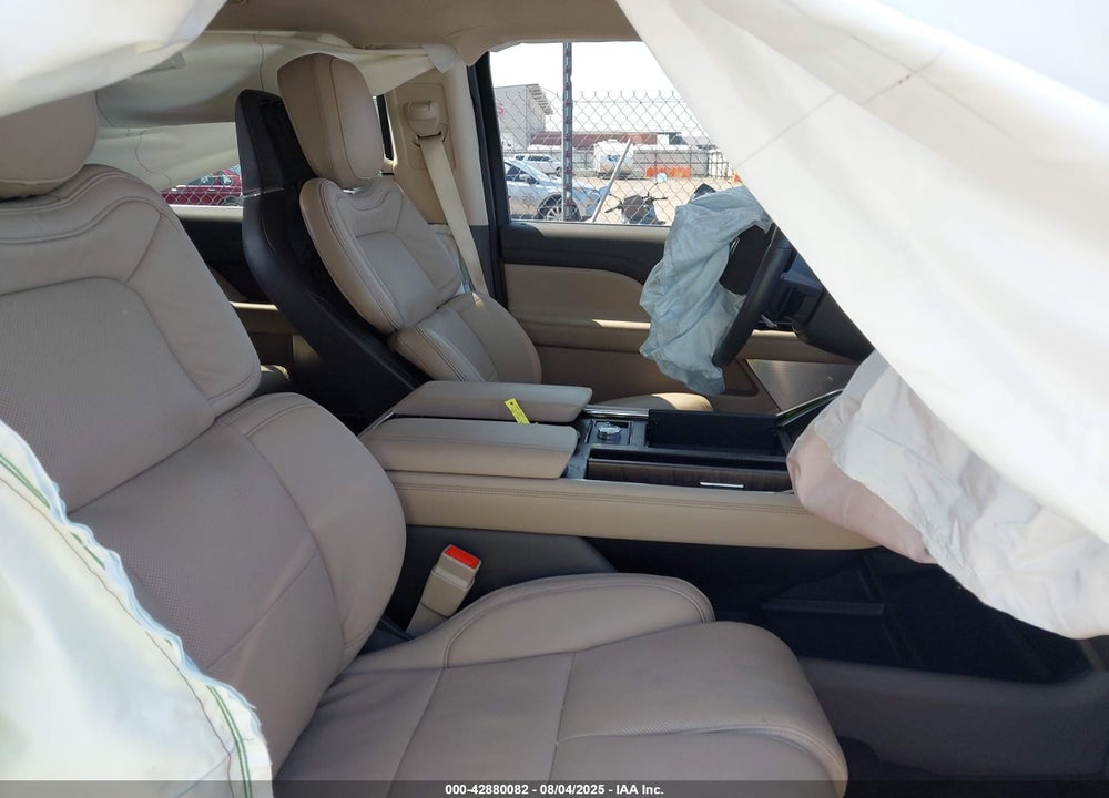 2024 LINCOLN NAVIGATOR RESERVE VIN: 5LMJJ2LG5REL05167