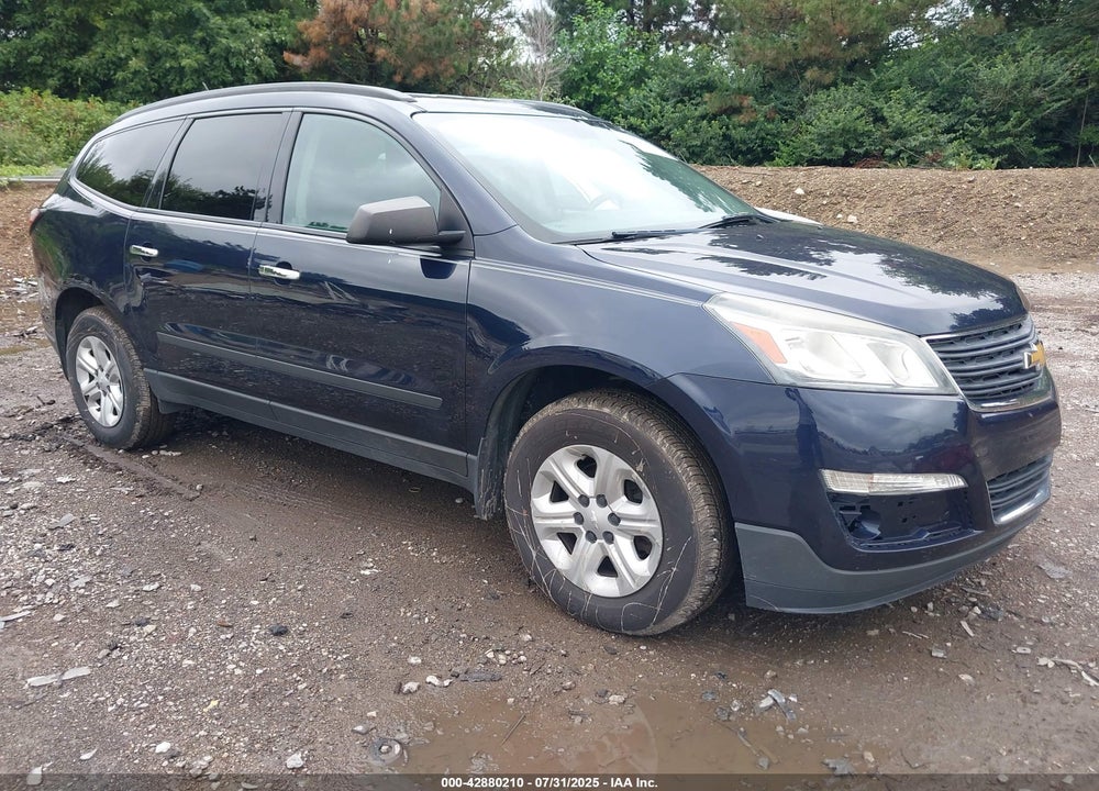 2015 CHEVROLET TRAVERSE LS VIN: 1GNKRFED4FJ172913
