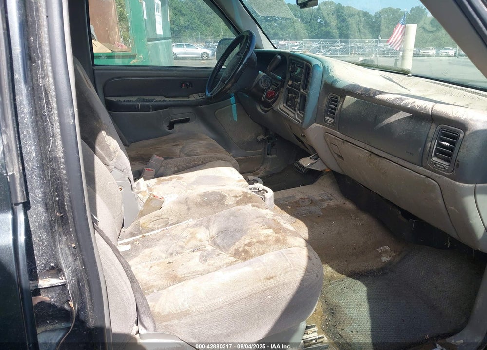 2003 CHEVROLET TAHOE LS VIN: 1GNEC13V53R214113