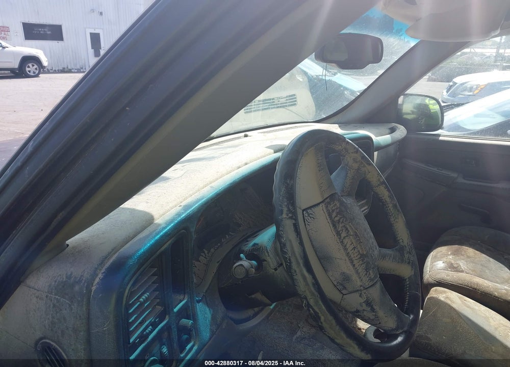 2003 CHEVROLET TAHOE LS VIN: 1GNEC13V53R214113