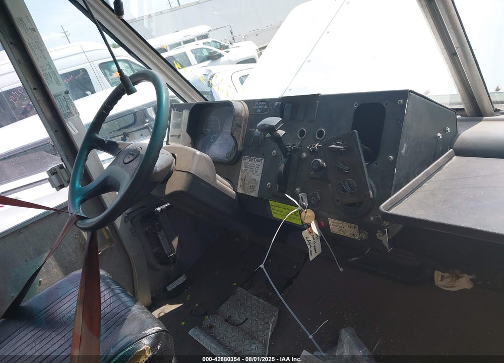 2013 FREIGHTLINER CHASSIS M LINE WALK-IN VAN VIN: 4UZAC3DV6DCFF6931