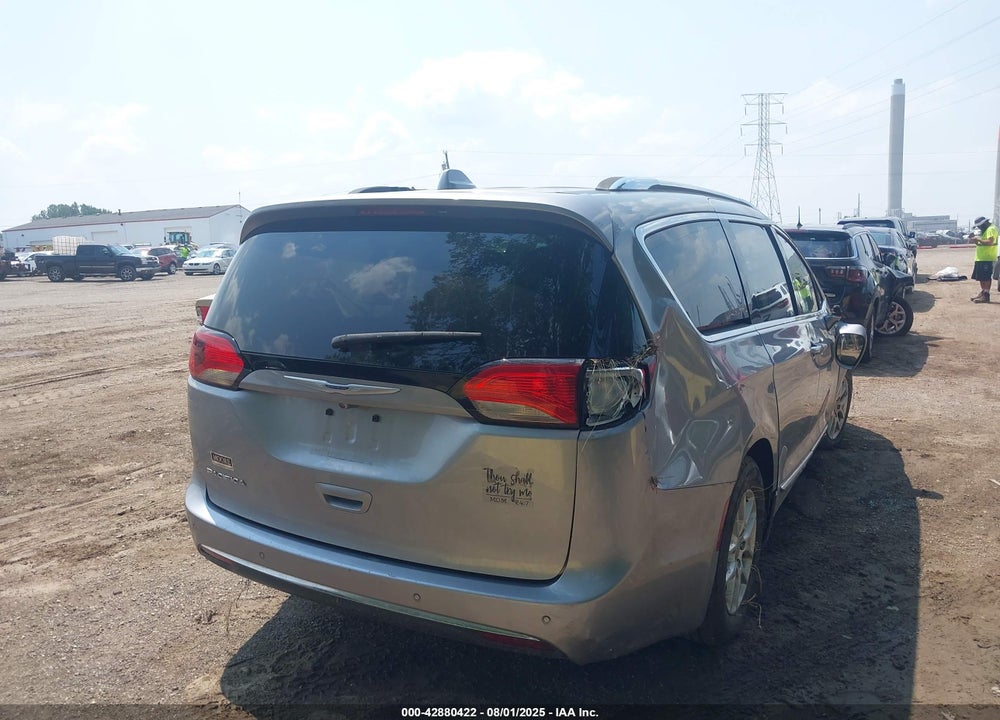 2020 CHRYSLER PACIFICA TOURING L VIN: 2C4RC1BG4LR115323