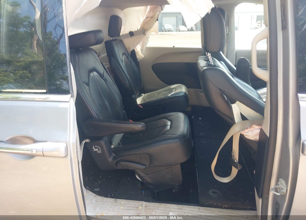 2020 CHRYSLER PACIFICA TOURING L VIN: 2C4RC1BG4LR115323
