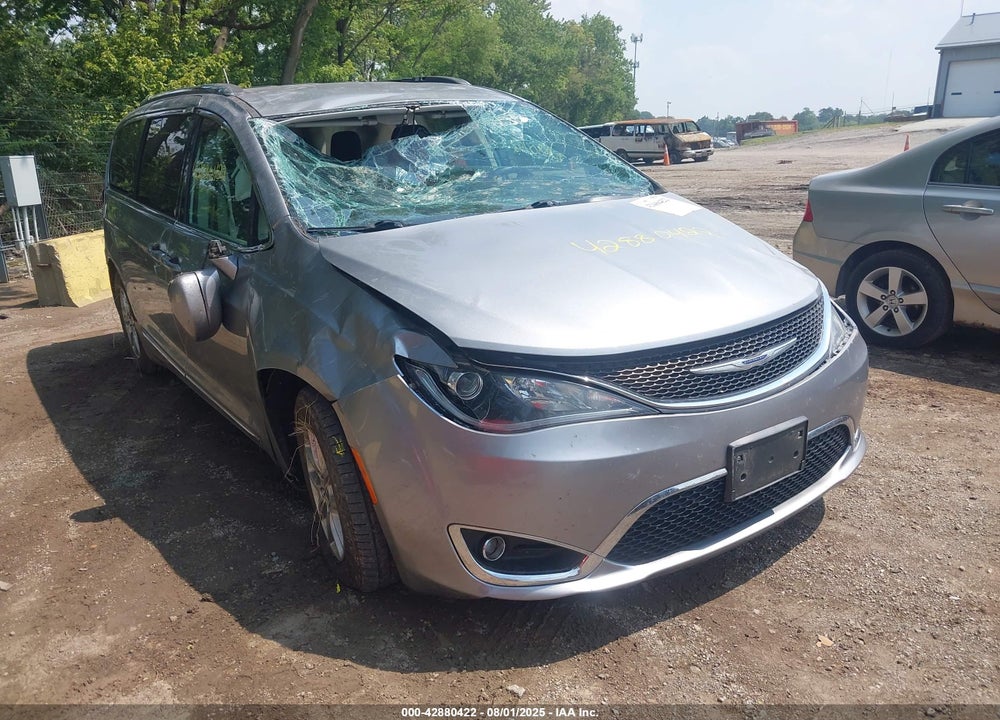 2020 CHRYSLER PACIFICA TOURING L VIN: 2C4RC1BG4LR115323