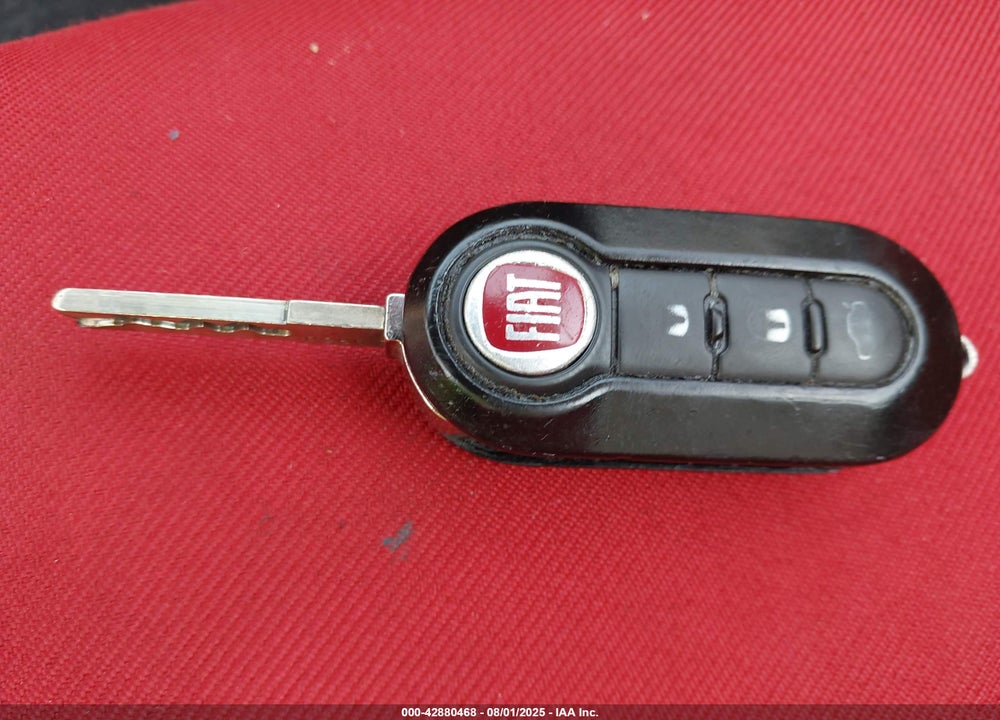2013 FIAT 500 VIN: 3C3CFFAR7DT752299