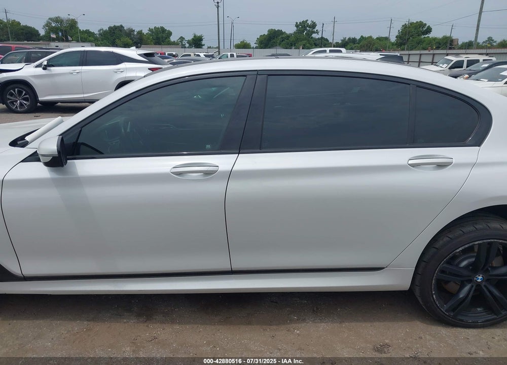 2018 BMW 7 SERIES VIN: WBA7F0C51JGM22868