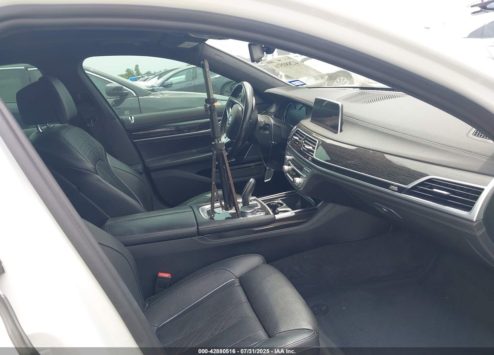 2018 BMW 7 SERIES VIN: WBA7F0C51JGM22868