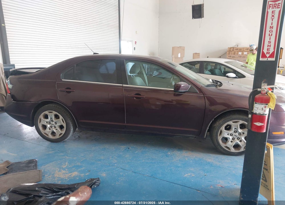 2011 FORD FUSION VIN: 3FAHP0HA1BR327639