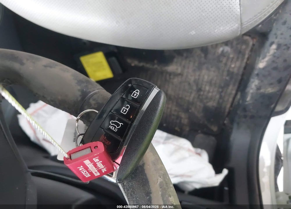 2017 HYUNDAI SANTA FE VIN: 5NMZU3LB2HH014651