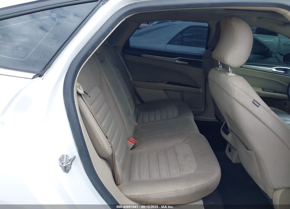2019 FORD FUSION VIN: 3FA6P0LU1KR119916