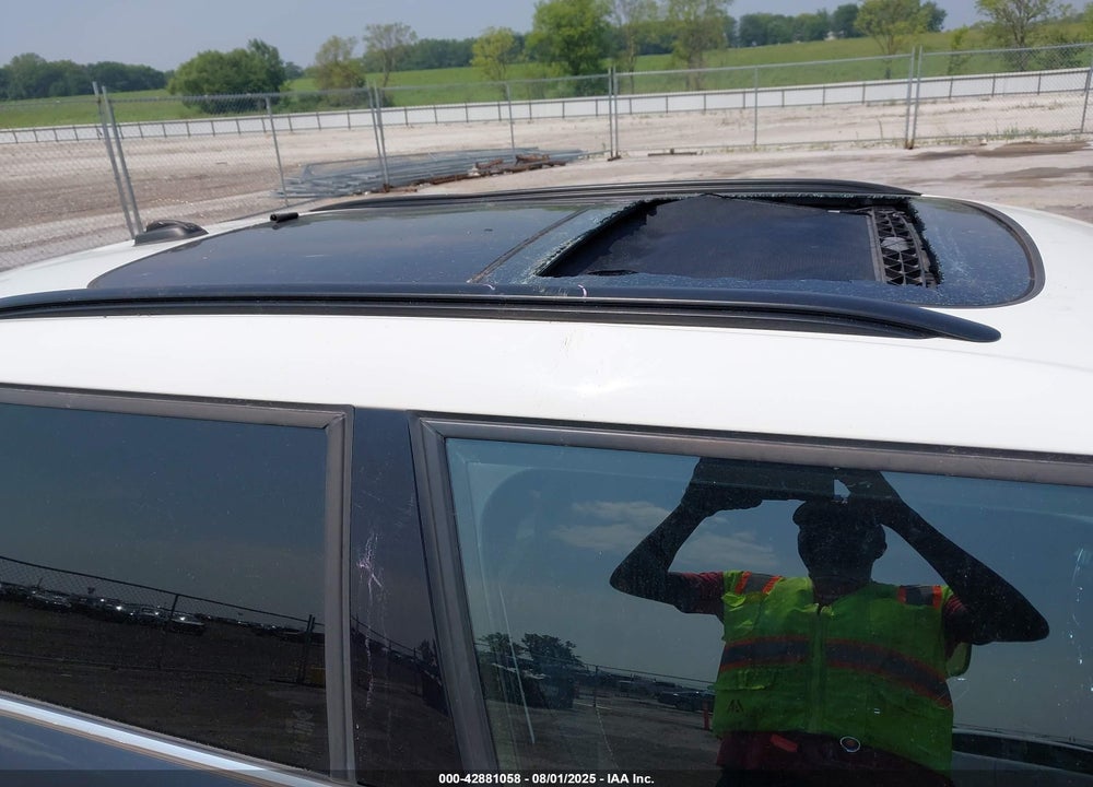2020 MINI HARDTOP VIN: WMWXU7C06L2L71645