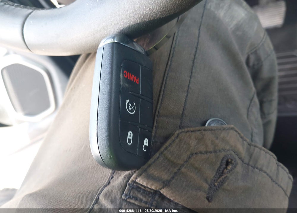 2022 JEEP RENEGADE VIN: ZACNJDB13NPN64157
