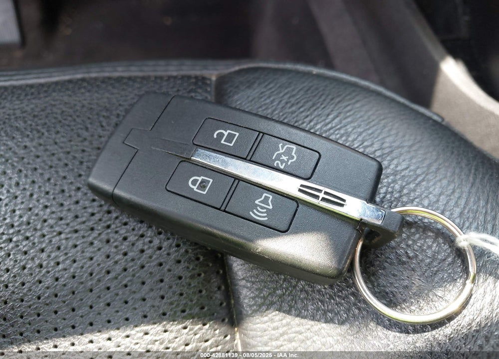 2010 LINCOLN MKT VIN: 2LMHJ5AT0ABJ20208