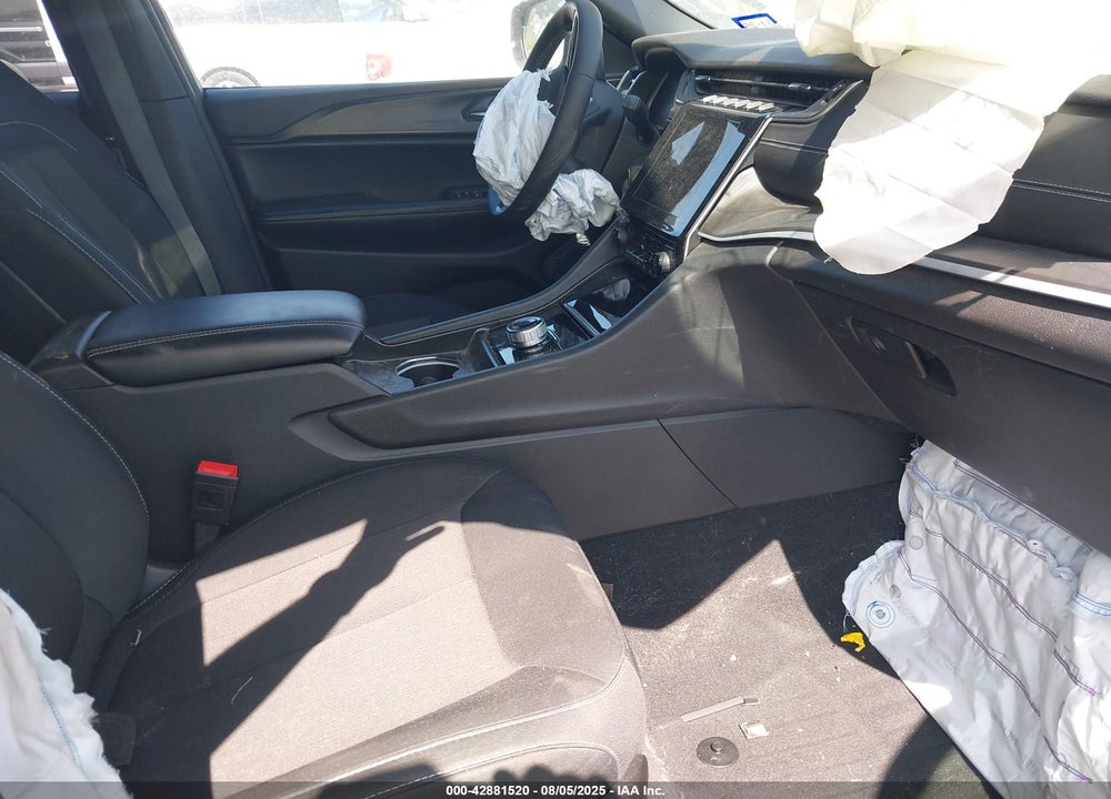 2024 JEEP GRAND CHEROKEE L VIN: 1C4RJKAG6R8575648