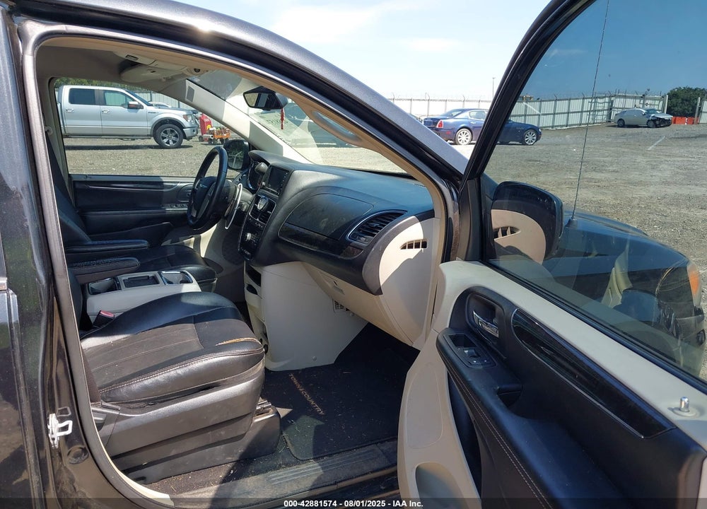 2014 CHRYSLER TOWN & COUNTRY TOURING VIN: 2C4RC1BG6ER272242