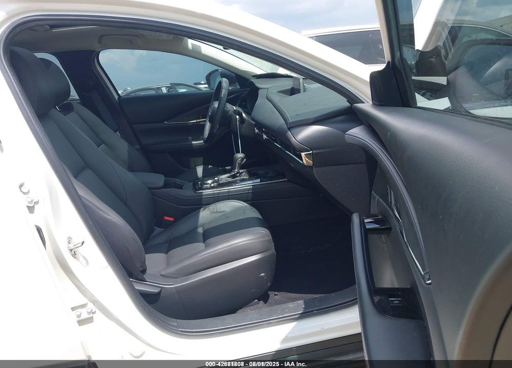 2022 MAZDA CX-30 VIN: 3MVDMBAY3NM437998