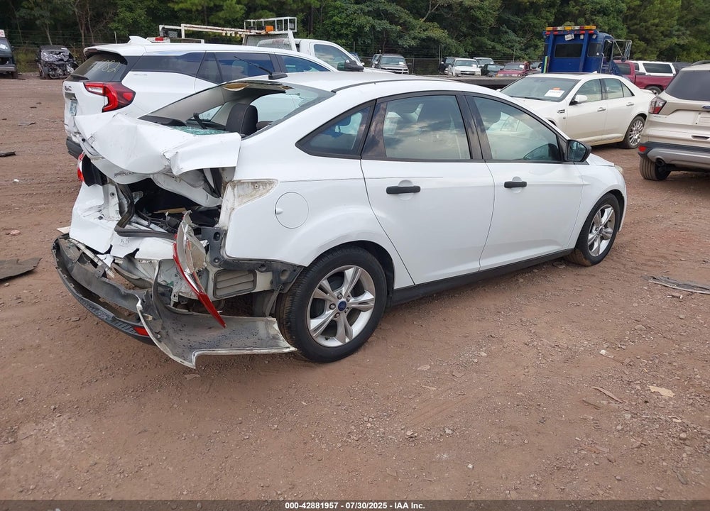 2014 FORD FOCUS VIN: 1FADP3E28EL302186
