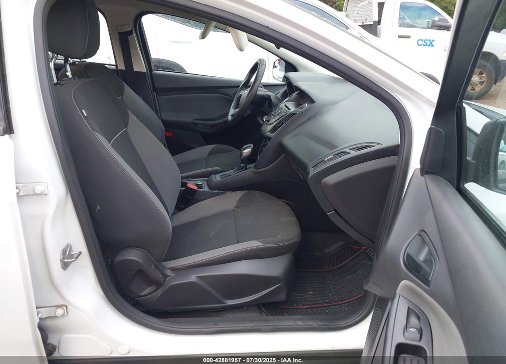 2014 FORD FOCUS VIN: 1FADP3E28EL302186