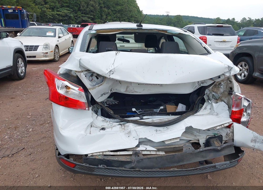 2014 FORD FOCUS VIN: 1FADP3E28EL302186