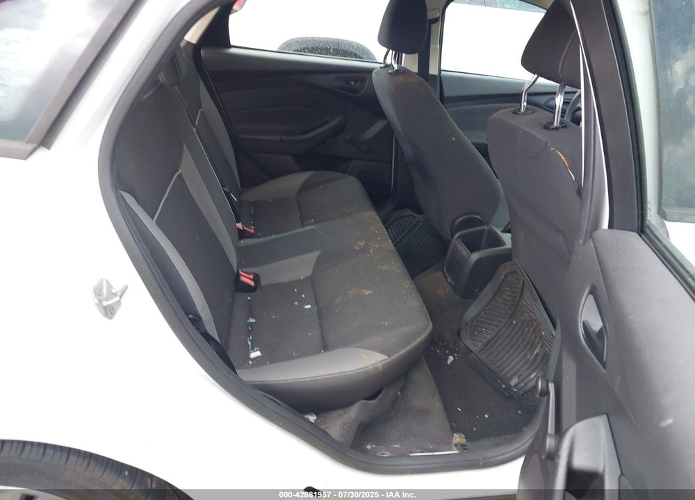 2014 FORD FOCUS VIN: 1FADP3E28EL302186