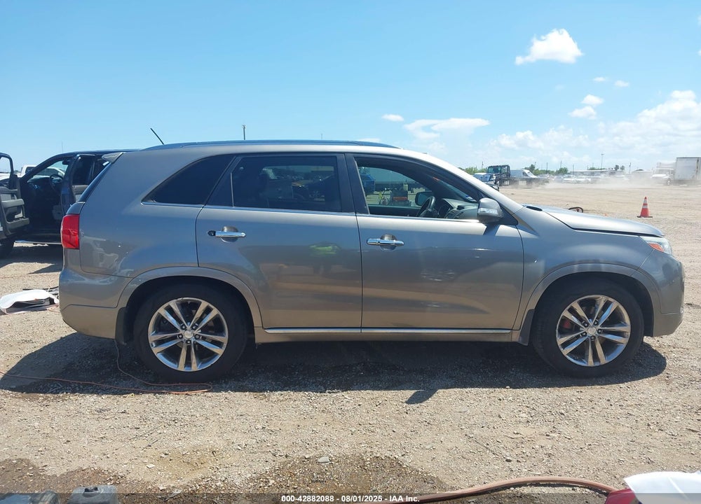 2014 KIA SORENTO VIN: 5XYKW4A72EG531812