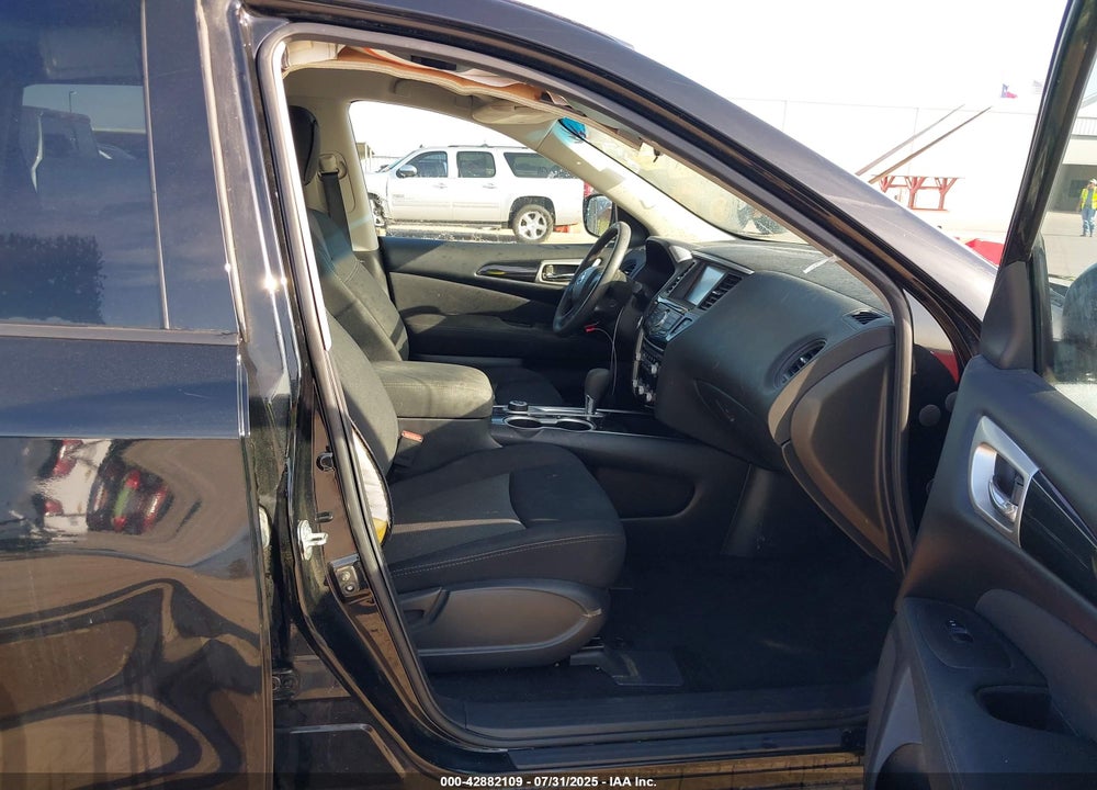 2017 NISSAN PATHFINDER VIN: 5N1DR2MMXHC677725