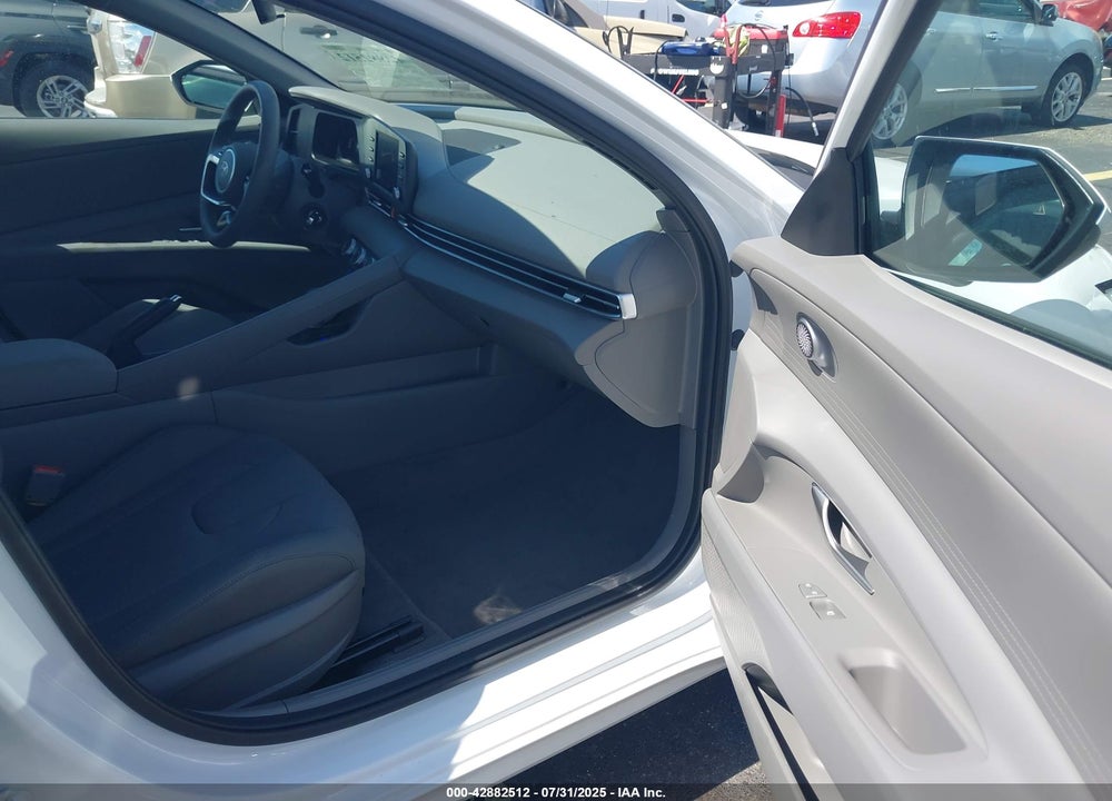 2025 HYUNDAI ELANTRA VIN: KMHLL4DG0SU052951