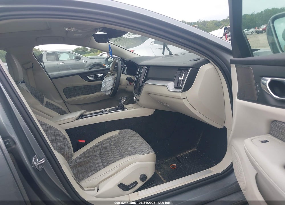2020 VOLVO V60 T5 MOMENTUM VIN: YV1102EKXL2349034
