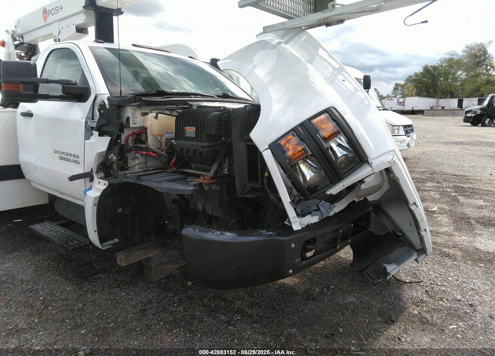 2022 CHEVROLET SILVERADO 4500HD 1WT VIN: 1HTKHPVK0NH171721