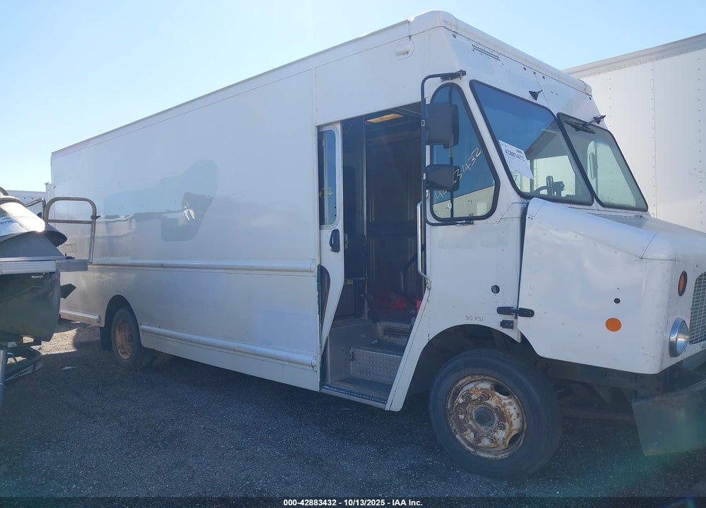 2010 FREIGHTLINER CHASSIS M LINE WALK-IN VAN VIN: 4UZAAPDU6ACAS1733