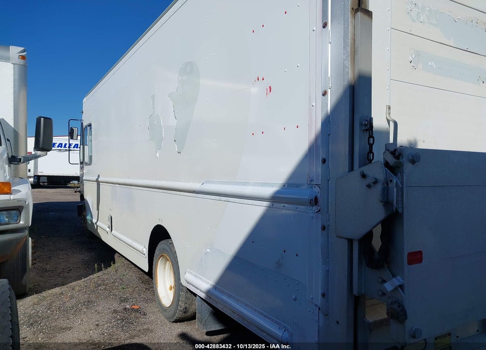 2010 FREIGHTLINER CHASSIS M LINE WALK-IN VAN VIN: 4UZAAPDU6ACAS1733