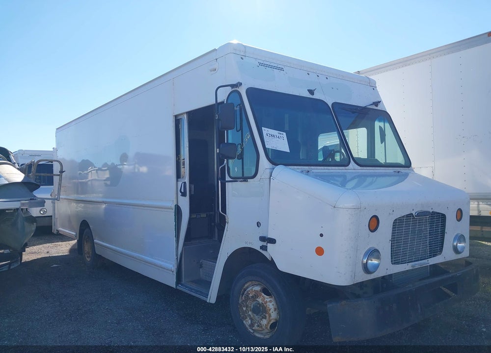 2010 FREIGHTLINER CHASSIS M LINE WALK-IN VAN VIN: 4UZAAPDU6ACAS1733