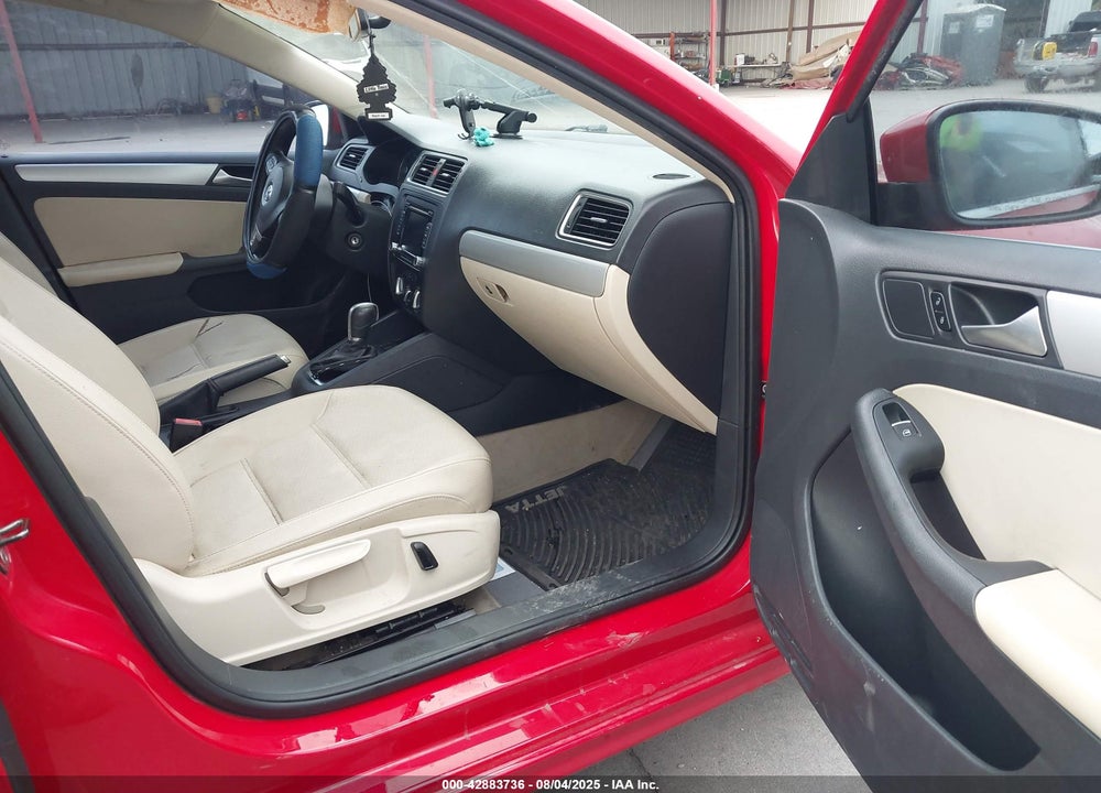 2013 VOLKSWAGEN JETTA VIN: 3VWDX7AJ1DM351898