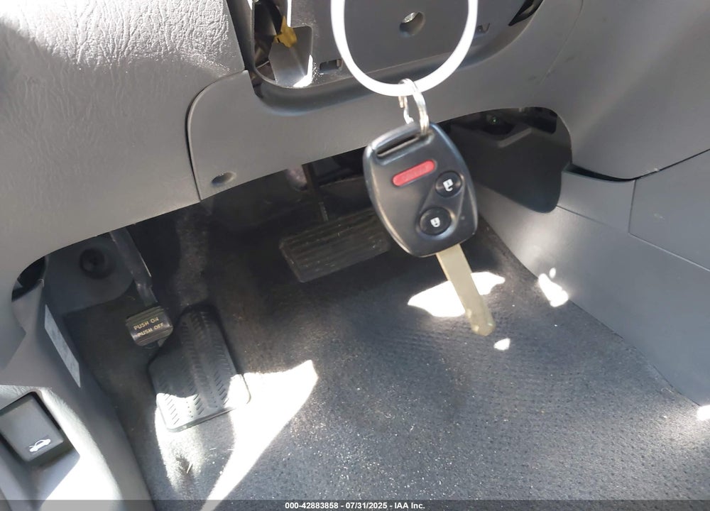 2007 HONDA PILOT EX-L VIN: 5FNYF28517B045750