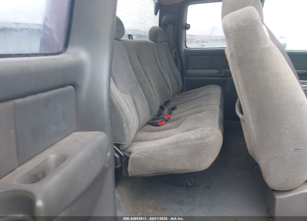 2003 CHEVROLET SILVERADO 1500 LS VIN: 2GCEK19V731258593