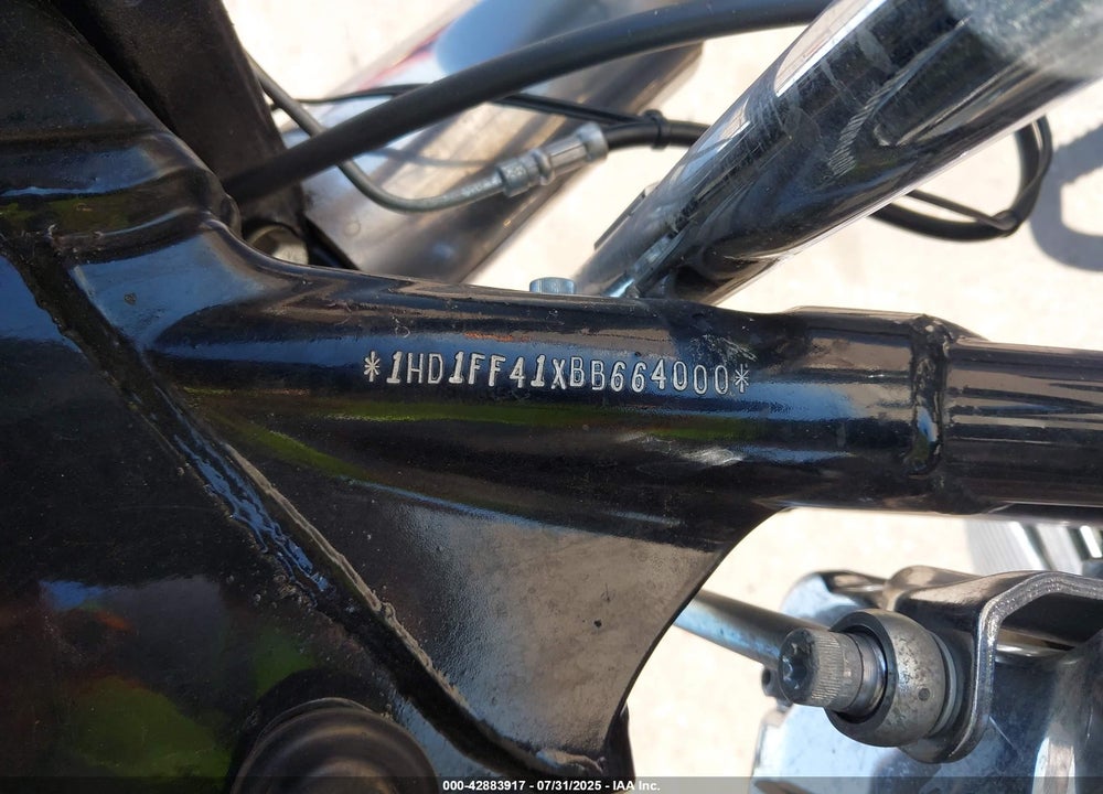 2011 HARLEY-DAVIDSON FLHTC VIN: 1HD1FF41XBB664000