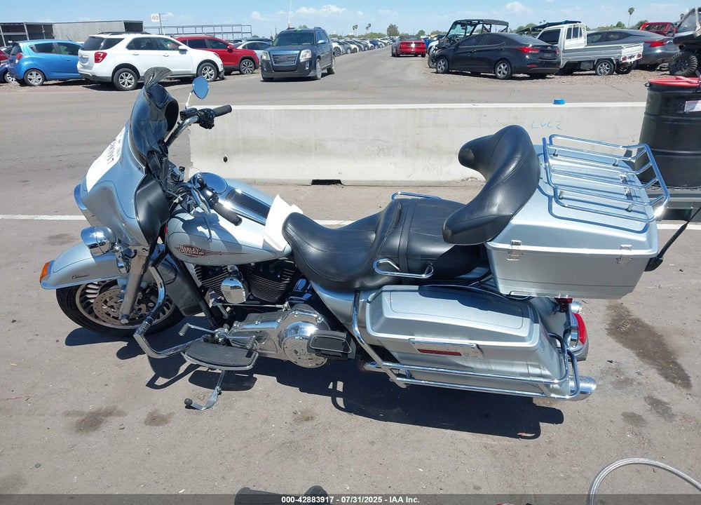 2011 HARLEY-DAVIDSON FLHTC VIN: 1HD1FF41XBB664000