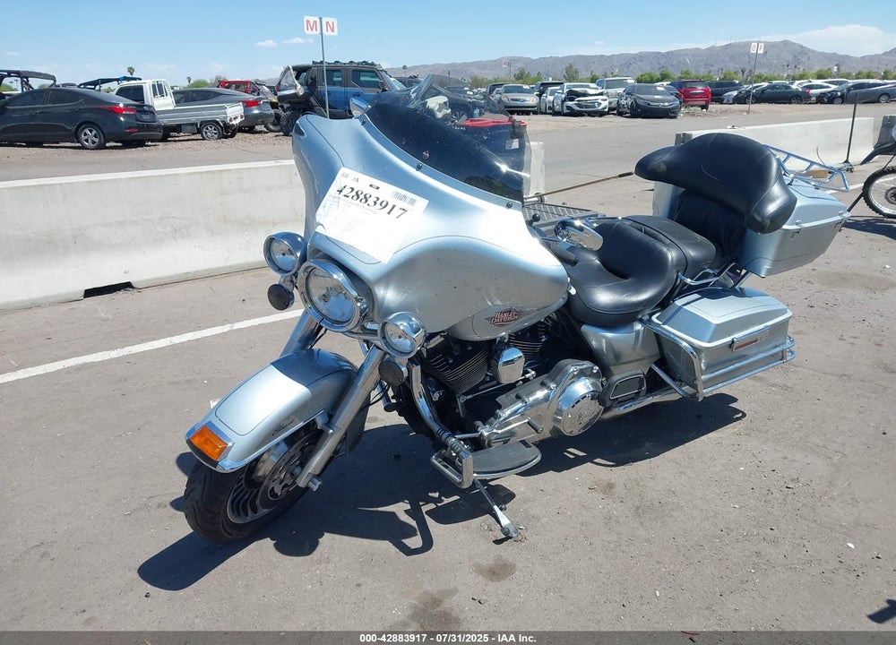 2011 HARLEY-DAVIDSON FLHTC VIN: 1HD1FF41XBB664000