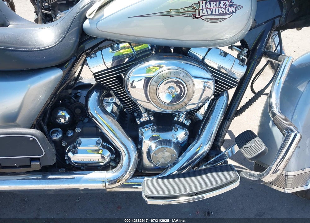 2011 HARLEY-DAVIDSON FLHTC VIN: 1HD1FF41XBB664000