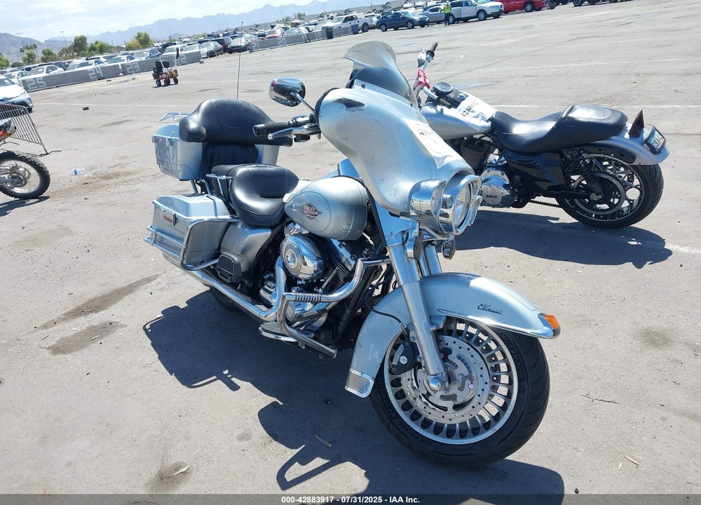 2011 HARLEY-DAVIDSON FLHTC VIN: 1HD1FF41XBB664000