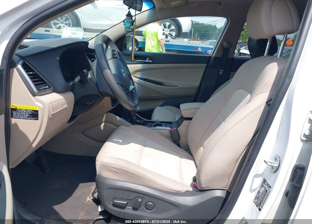 2016 HYUNDAI TUCSON VIN: KM8J3CA29GU039987