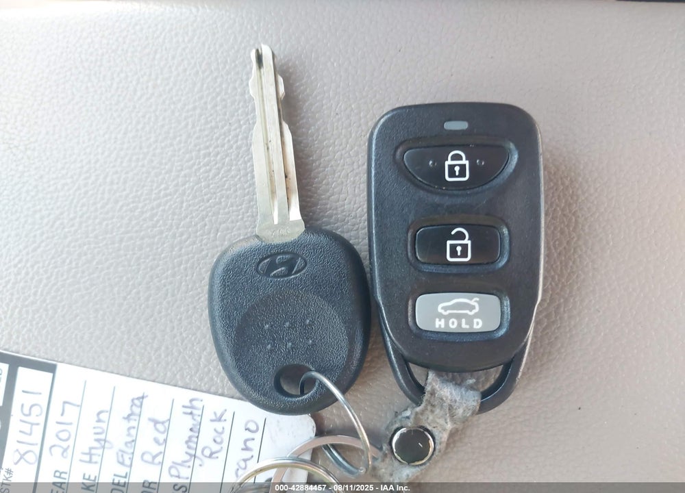 2017 HYUNDAI ELANTRA VIN: KMHD74LF1HU123827