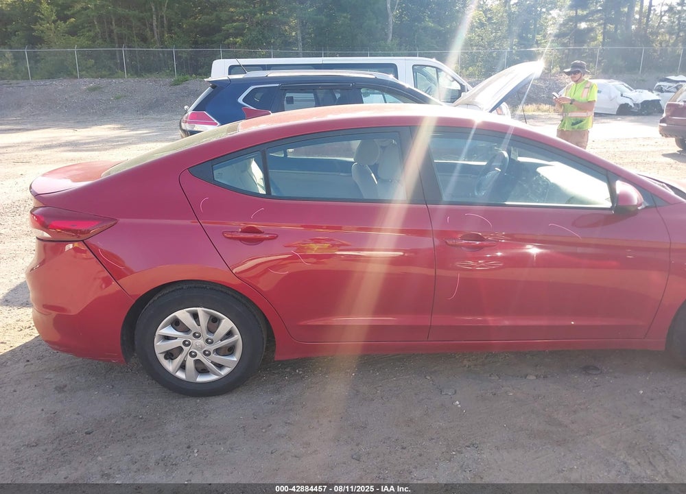 2017 HYUNDAI ELANTRA VIN: KMHD74LF1HU123827