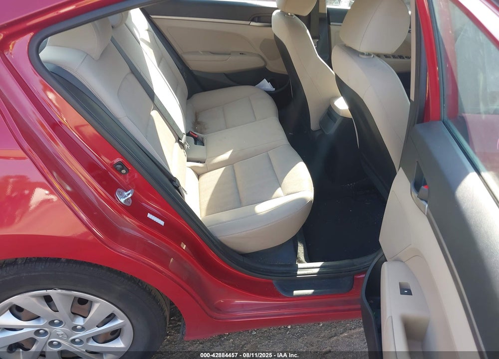 2017 HYUNDAI ELANTRA VIN: KMHD74LF1HU123827